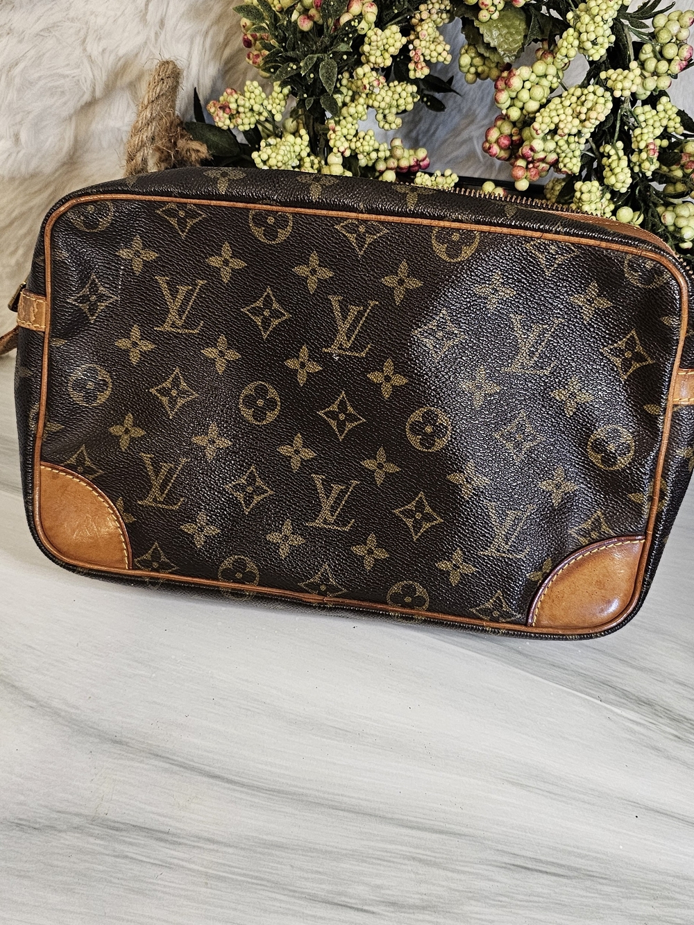 Louis Vuitton Brown Monogram Canvas Womans Clutch /Travel Pouch - Picture 11 of 14